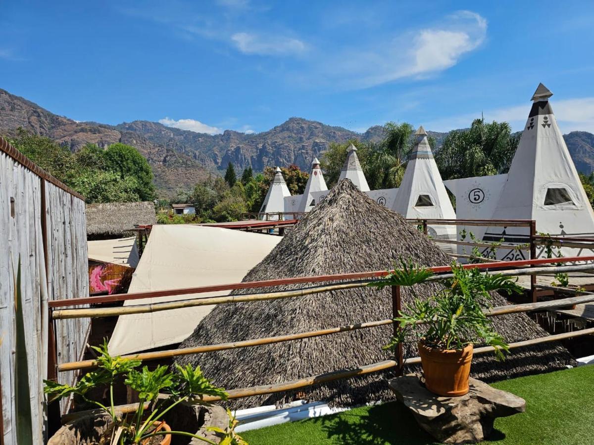 Hotel Fungi Tipis Tepoztlán Esterno foto